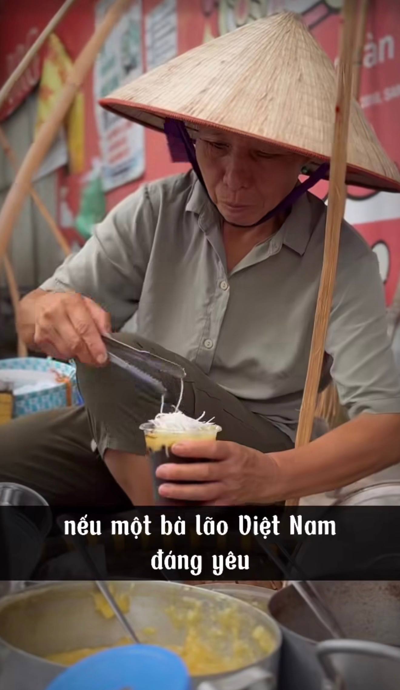 Gánh chè 15.000 "hài lòng" khách Tây giữa Hà Nội: Ăn liền 2 ly, phong luôn người bán làm siêu anh hùng - Ảnh 7