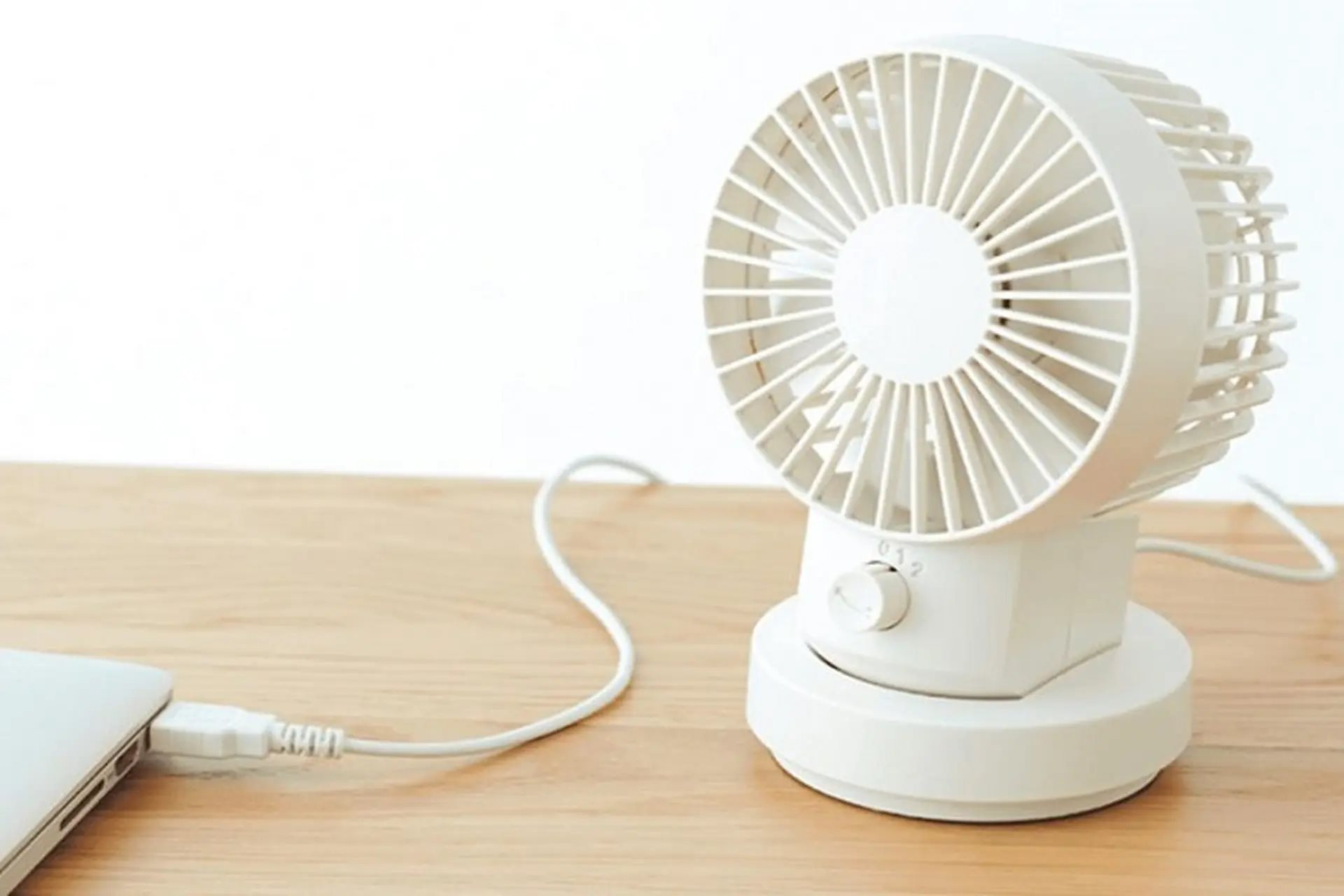 Lời khuyên đến những gia đình đang sử dụng quạt tích điện trong thời điểm nắng nóng 40 độ - Ảnh 1