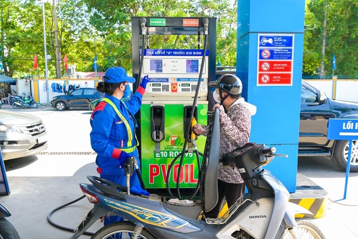 Gần 1.000 cửa hàng xăng dầu PVOIL đã sẵn sàng kinh doanh xăng E10 - Ảnh 3