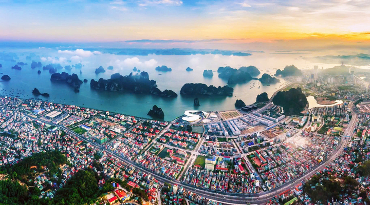 Quảng Ninh hướng tới thành phố xanh, thông minh cạnh tranh với các đô thị Trung Quốc - Ảnh 1