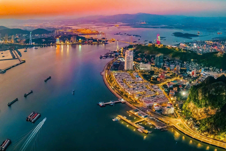 Quảng Ninh hướng tới thành phố xanh, thông minh cạnh tranh với các đô thị Trung Quốc - Ảnh 3