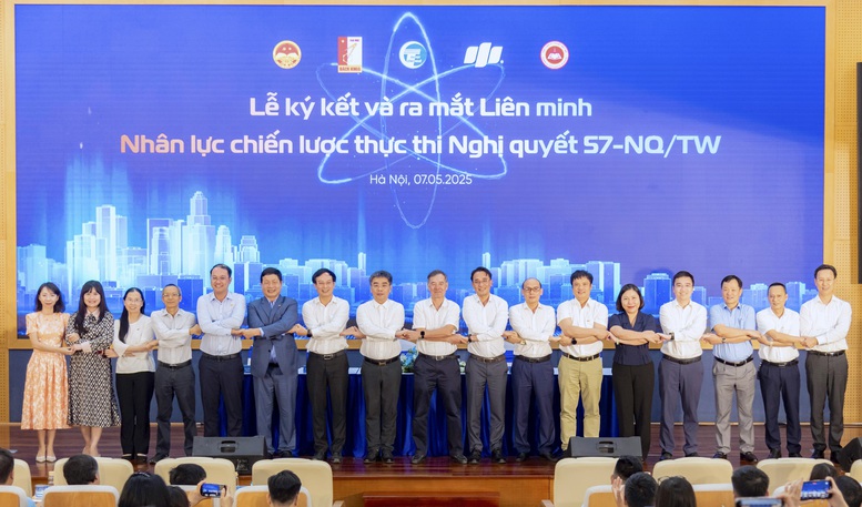 Chủ tịch FPT Trương Gia Bình: Chúng tôi đi ra thế giới không phải để "có mặt", mà là để Việt Nam "có vị thế" trên toàn cầu - Ảnh 1