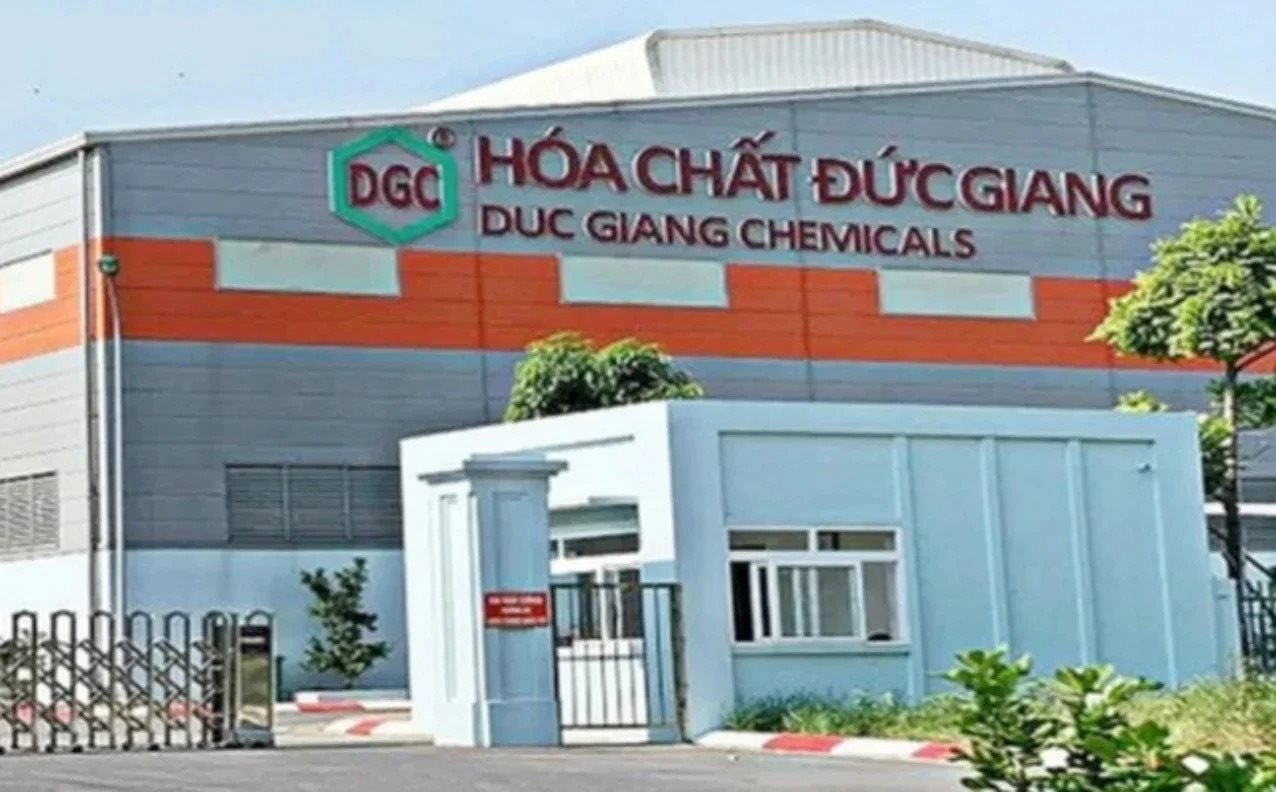 Hóa chất Đức Giang (DGC): Lợi nhuận Q1 giảm gần 50%, mất lợi thế giá vốn từ Khai trường 25 nhưng vẫn còn 'núi tiền' 11.200 tỷ và siêu dự án nghìn tỷ đang thành hình - Ảnh 1