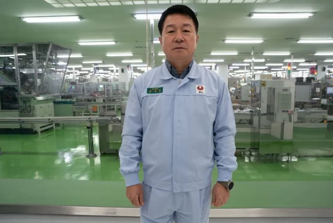 "Đột kích" nhà máy sản xuất 6 triệu gói mì ăn liền mỗi ngày, kinh ngạc với những gì bên trong - Ảnh 4