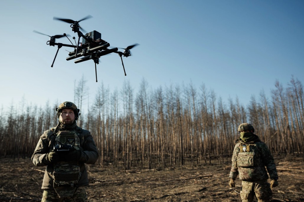 Tiền tuyến hỗn loạn, UAV Ukraine bị phe mình bắn rơi: Đồ dùng nhà bếp trở thành ‘vũ khí thiết yếu’ - Ảnh 1