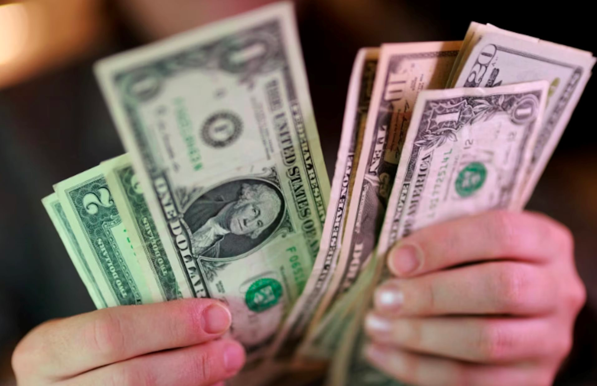 Nhóm chủ nợ lớn nhất 'xả' gần 200 tỷ USD trái phiếu Mỹ: Niềm tin với tài sản an toàn của Washington đã lung lay? - Ảnh 1