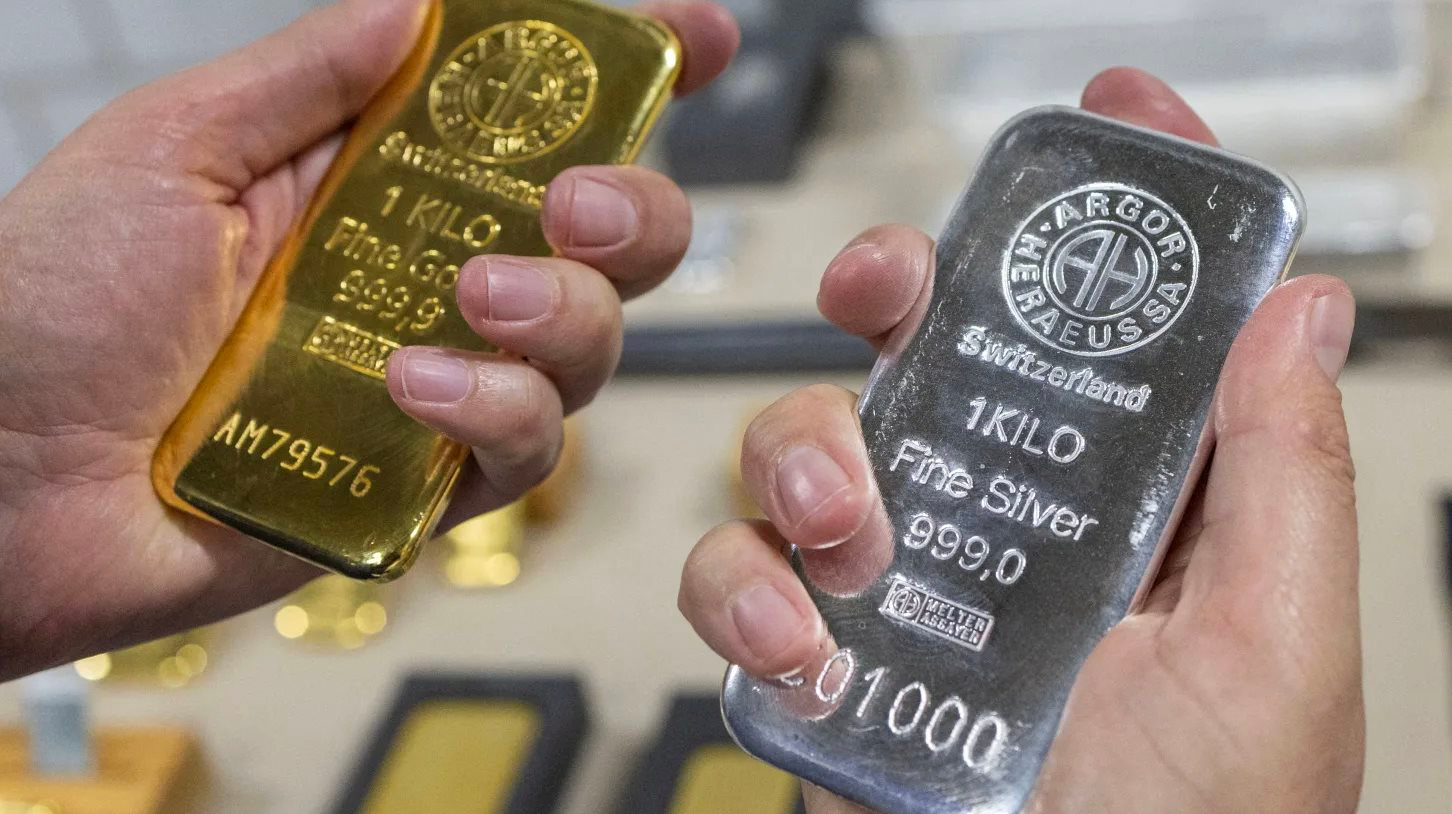 Giá vàng, bạc liên tục hạ nhiệt: Chuyên gia cảnh báo đà tăng thần tốc có thể trở lại nhờ một yếu tố này - Ảnh 1