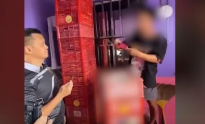 Đột kích nhiều kho hàng, cảnh sát thu giữ hơn 55.000 sản phẩm dầu gội, xà phòng, kem dưỡng da,...giả chứa kim loại nặng - Ảnh 1