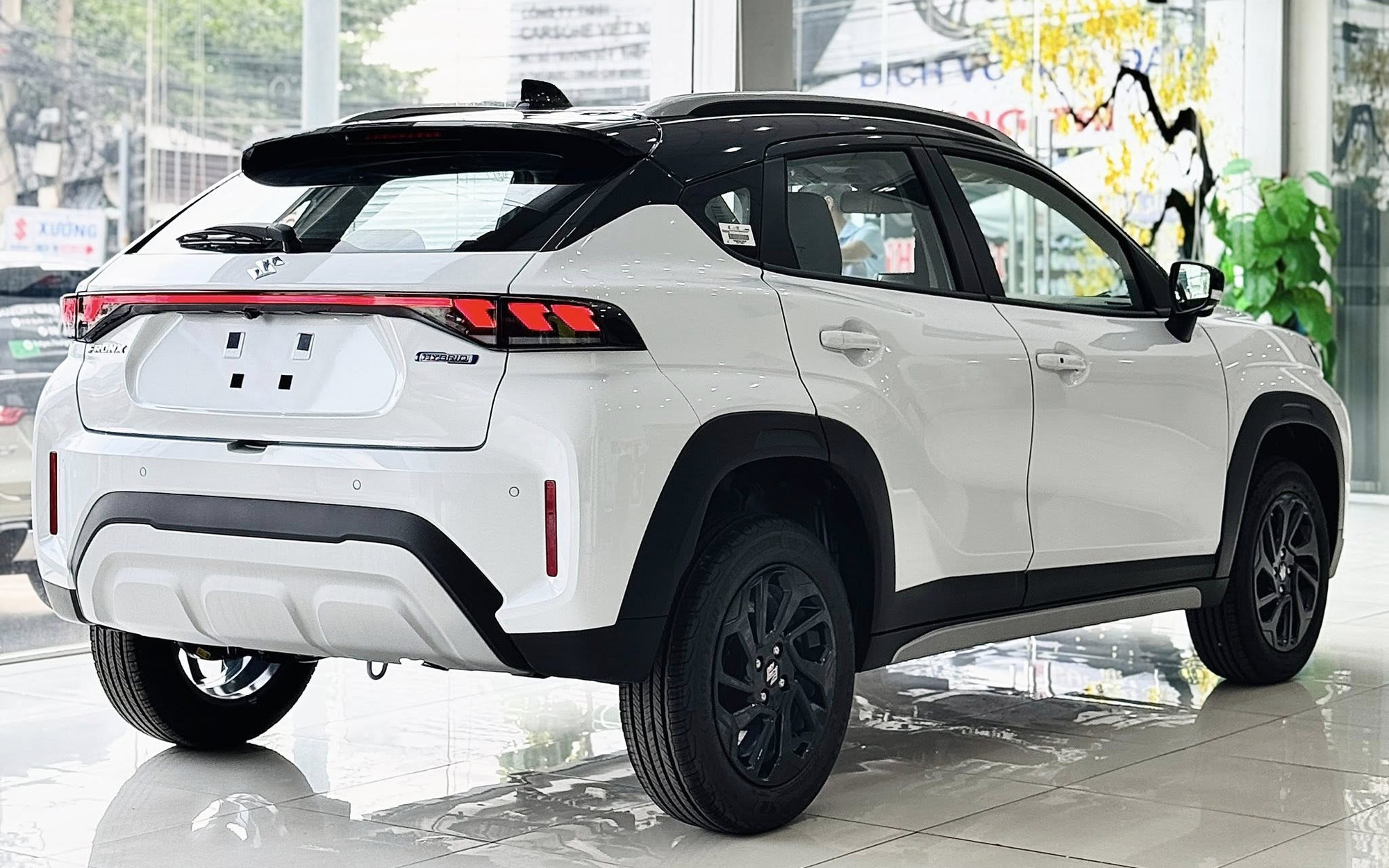 Suzuki Fronx giảm giá kỷ lục tại đại lý: Bản ‘base’ từ 430 triệu đồng, rẻ hơn cả Morning, i10 - Ảnh 4