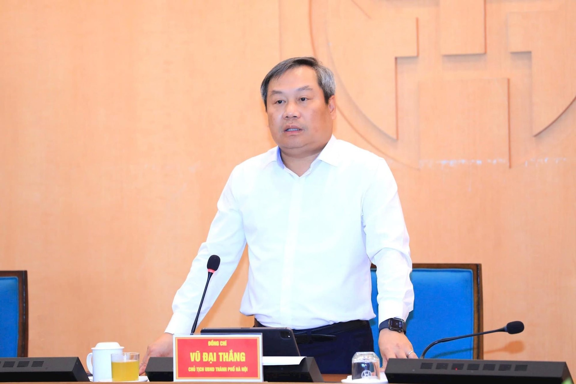 Thông tin mới nhất từ Chủ tịch UBND Thành phố Hà Nội về kế hoạch triển khai quy định 'siết' xe xăng trong nội đô thành phố từ 1/7 - Ảnh 1