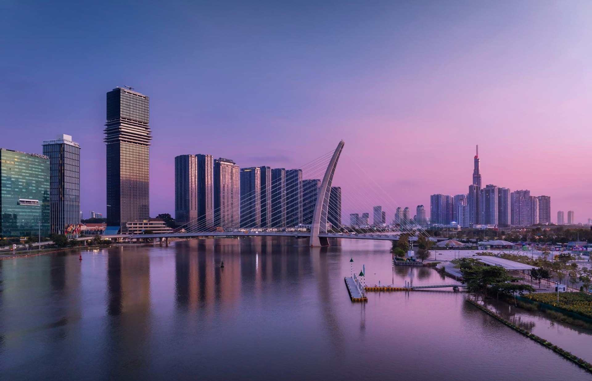 5 năm sau cái bắt tay giữa Masterise Homes và Marriot International, căn hộ hàng hiệu The Ritz-Carlton Residences từng khuấy đảo Hà Nội nay xuất hiện tại vị trí đắc địa nhất TPHCM - Ảnh 1