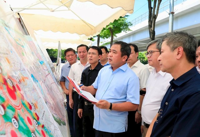 Hà Nội chính thức phê duyệt đầu tư siêu dự án chạy dọc 11km ven sông, có gần 2.000 biệt thự cho giới tài phiệt với diện tích thuộc hàng "khủng" - Ảnh 4