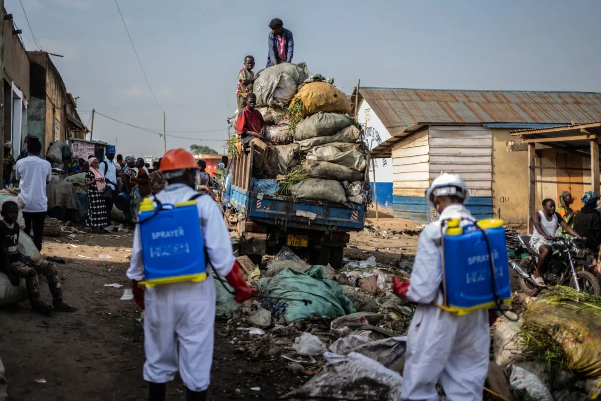Congo: Khu điều trị bệnh nhân Ebola bị phóng hỏa, 18 ca nghi nhiễm bỏ trốn - Ảnh 3