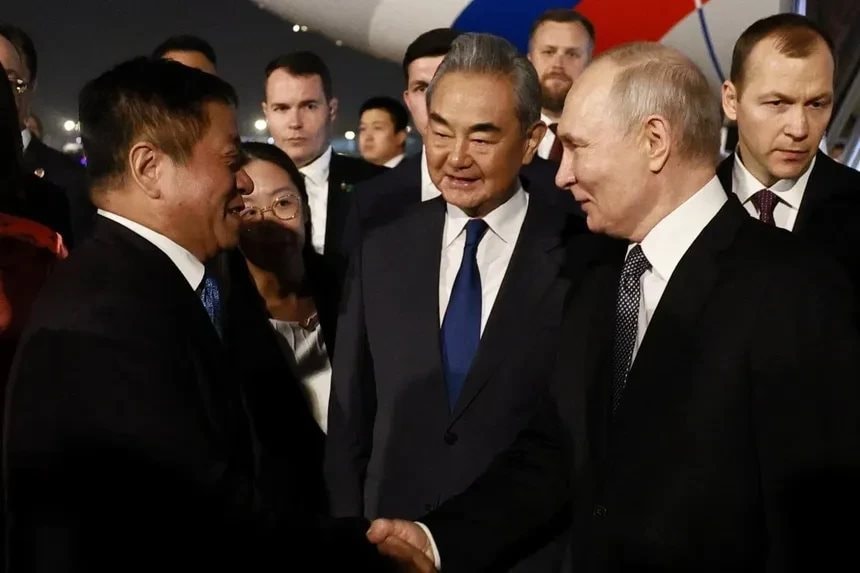 Chàng trai Trung Quốc duy nhất được gặp riêng Tổng thống Nga Putin hôm nay là ai? - Ảnh 2