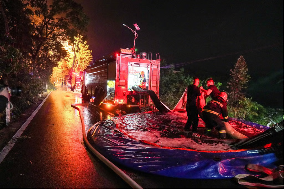 Nổ nhà máy pháo hoa ở Trung Quốc, thương vong rất lớn - Ảnh 3