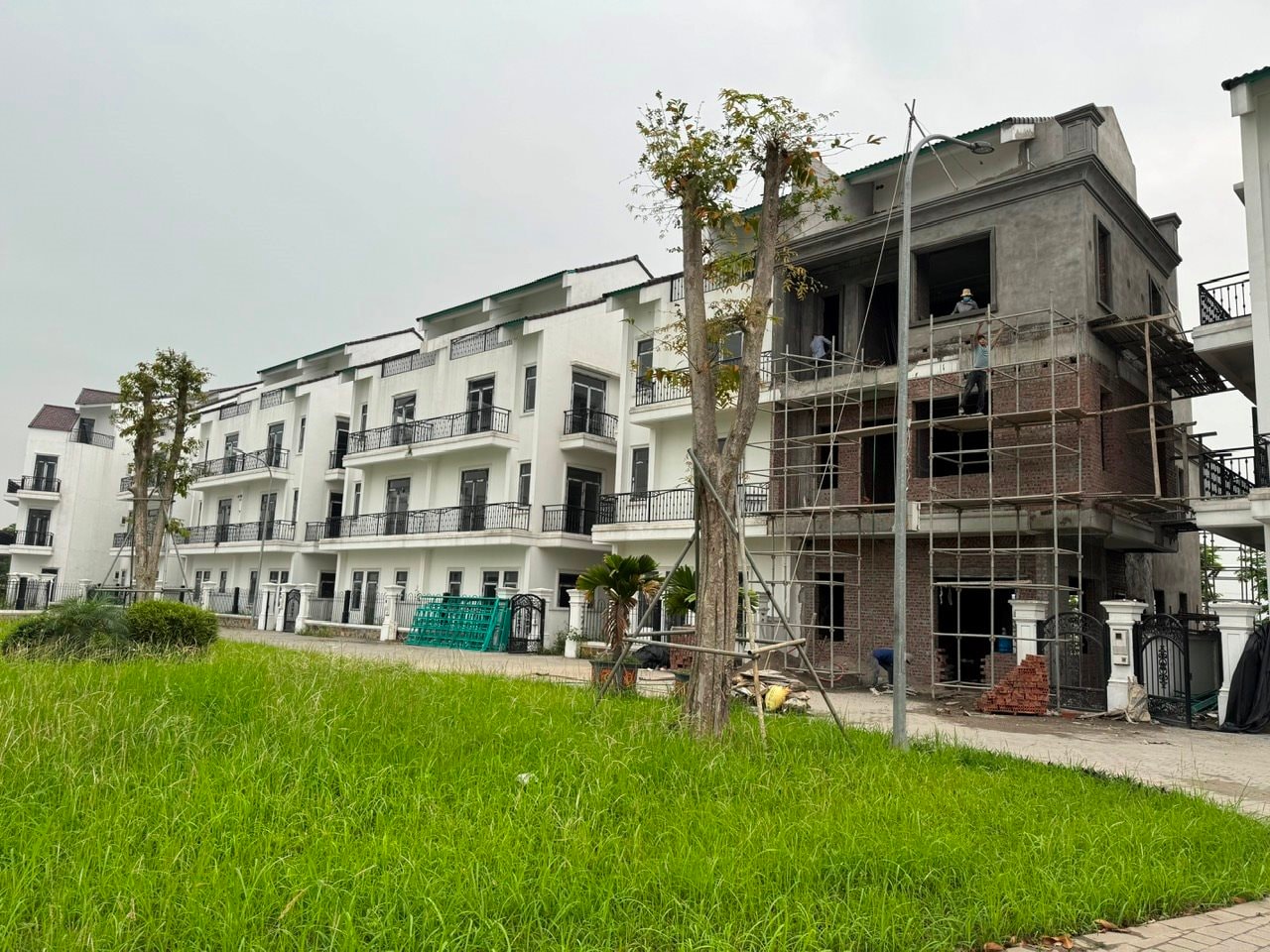Khoảng cách giữa bảng giá đất và thị trường: “nút thắt” quan trọng khi sửa Luật Đất đai - Ảnh 1