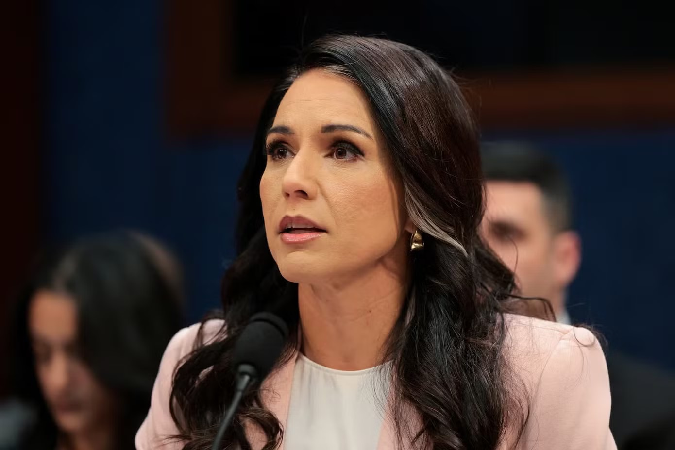 Nội các Mỹ rung lắc sau cú sốc Tulsi Gabbard từ chức - Ảnh 1