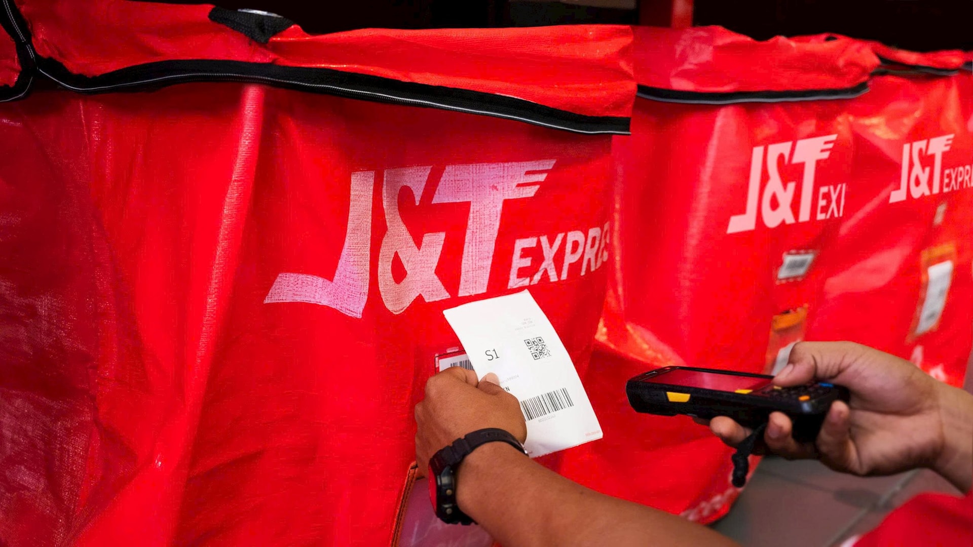J&T Express: ESG – từ chiến lược toàn cầu đến thực thi tại Việt Nam - Ảnh 2