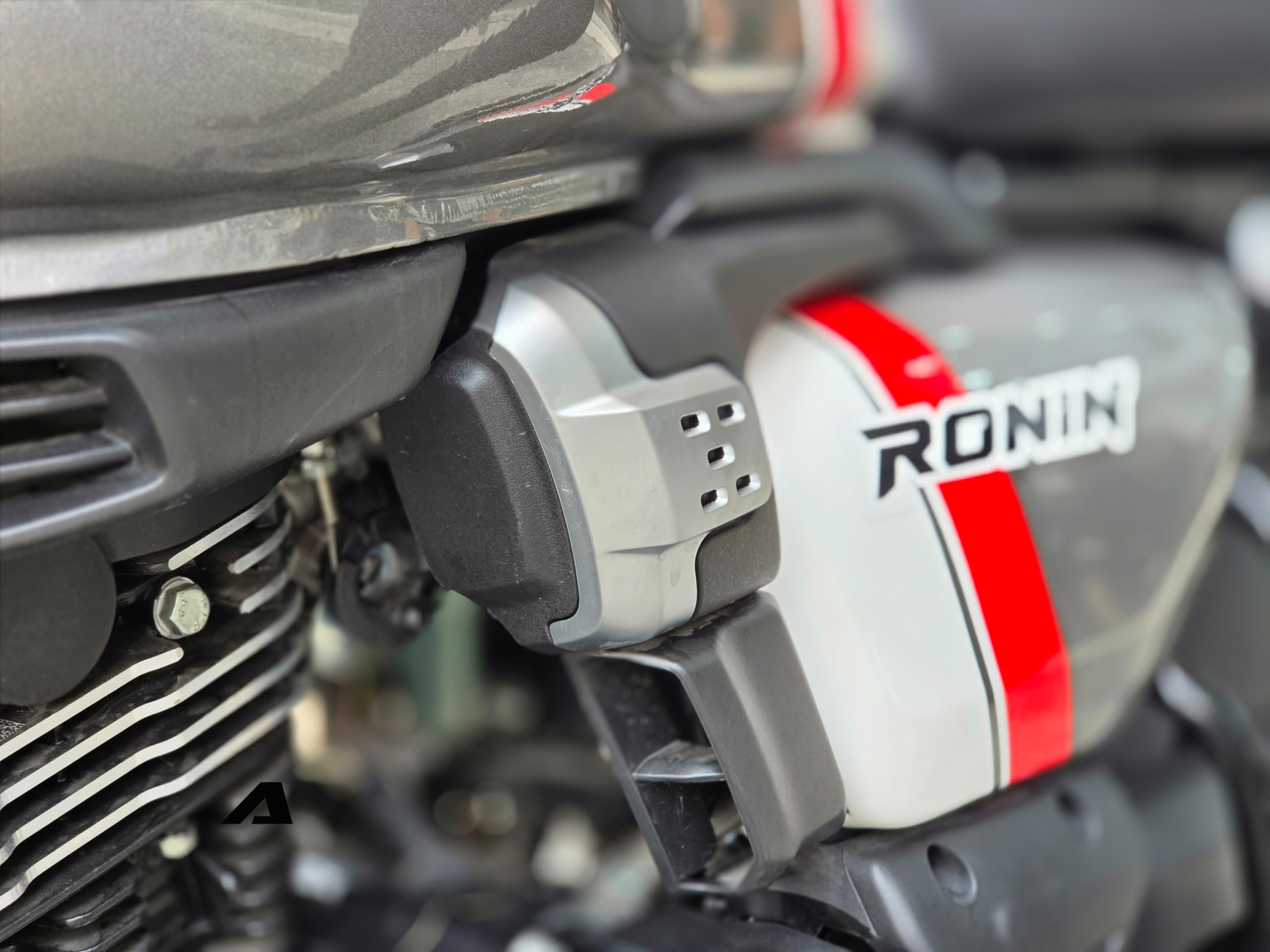 Xe máy Ấn Độ TVS Ronin 225 'trình làng' khách Việt: Có công nghệ tự chạy không cần vặn ga, máy 225 cc nhưng rẻ hơn cả Honda SH - Ảnh 11