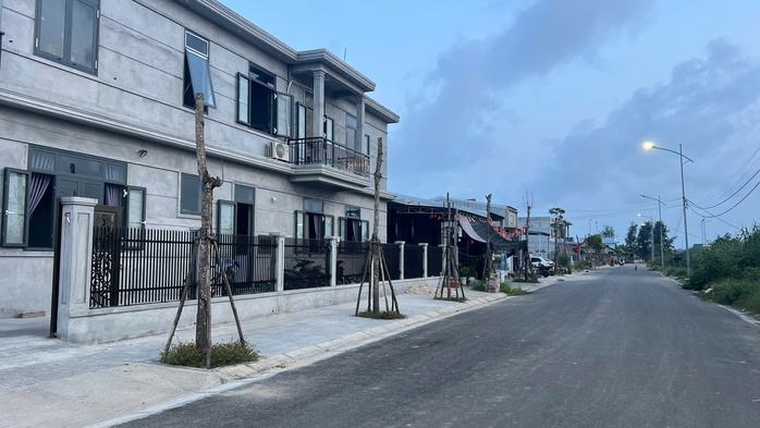 Cây xanh chết hàng loạt tại khu đô thị mới ở TP Huế: Chủ đầu ra "biện pháp mạnh" - Ảnh 2