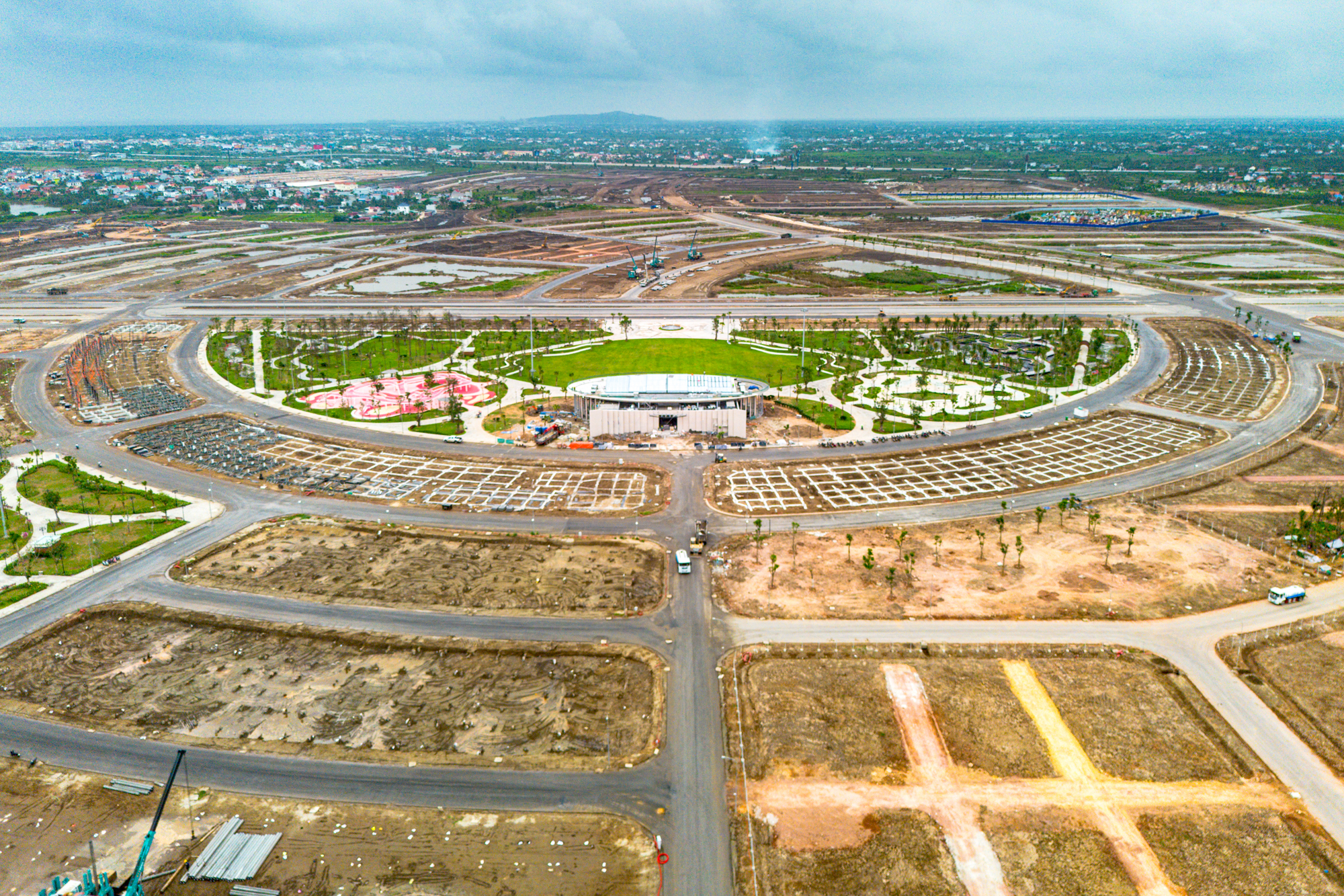 Toàn cảnh khu đô thị hơn 23.000 tỷ của Vinhomes, nằm giữa trung tâm công nghiệp và cảng biển tỷ đô - Ảnh 5