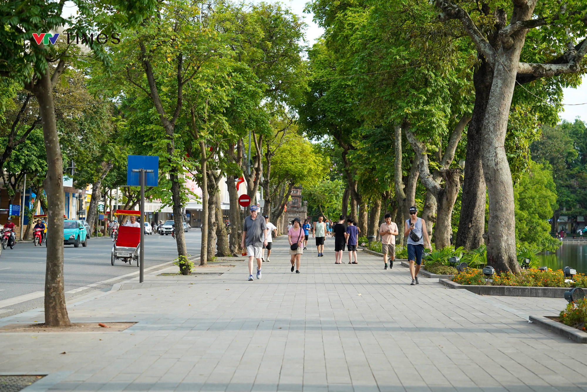 Hà Nội dọn dẹp vỉa hè: Trả lại không gian đi bộ, hộ kinh doanh mong muốn thuê lại - Ảnh 2