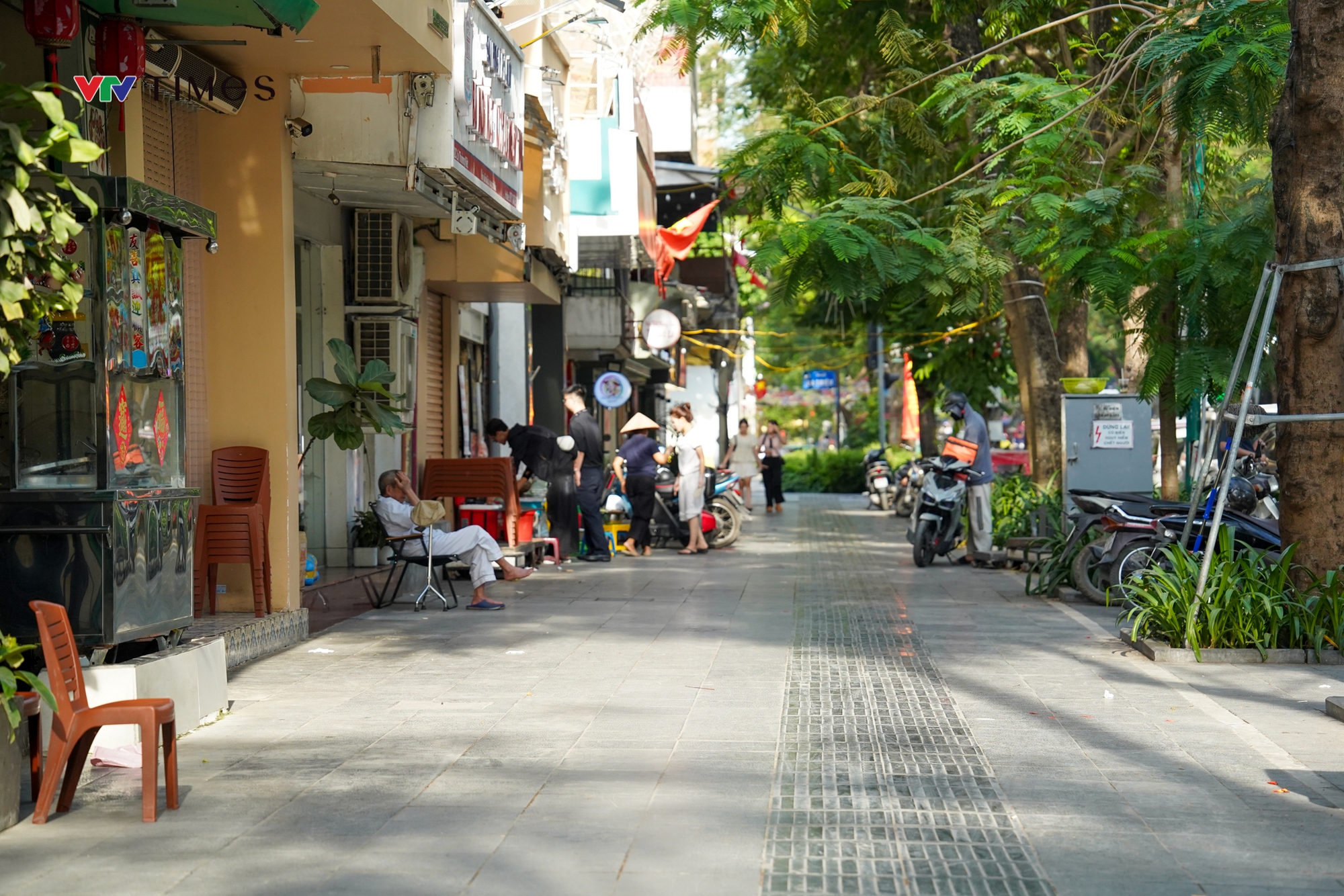 Hà Nội dọn dẹp vỉa hè: Trả lại không gian đi bộ, hộ kinh doanh mong muốn thuê lại - Ảnh 8