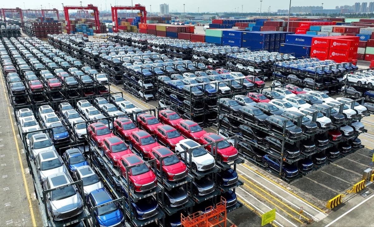 Nghịch lý tại thị trường ô tô sát vách Việt Nam – doanh số bán hàng nội địa 'nguội lạnh', xuất khẩu lại 'bùng nổ' nhờ xe xanh - Ảnh 2