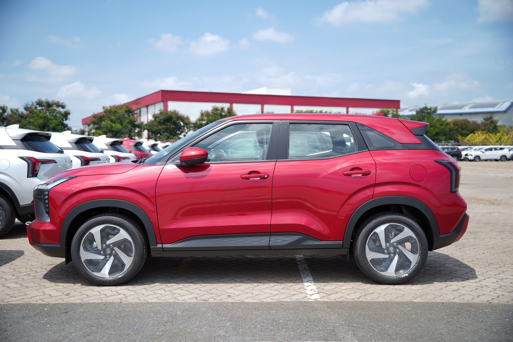 Mitsubishi Xforce 2026 ra mắt Việt Nam: Giá từ 605 triệu đồng, bổ sung ghế điện, camera 360, bản ‘base’ có nhiều điểm mới, ‘phả hơi nóng’ lên Yaris Cross - Ảnh 14