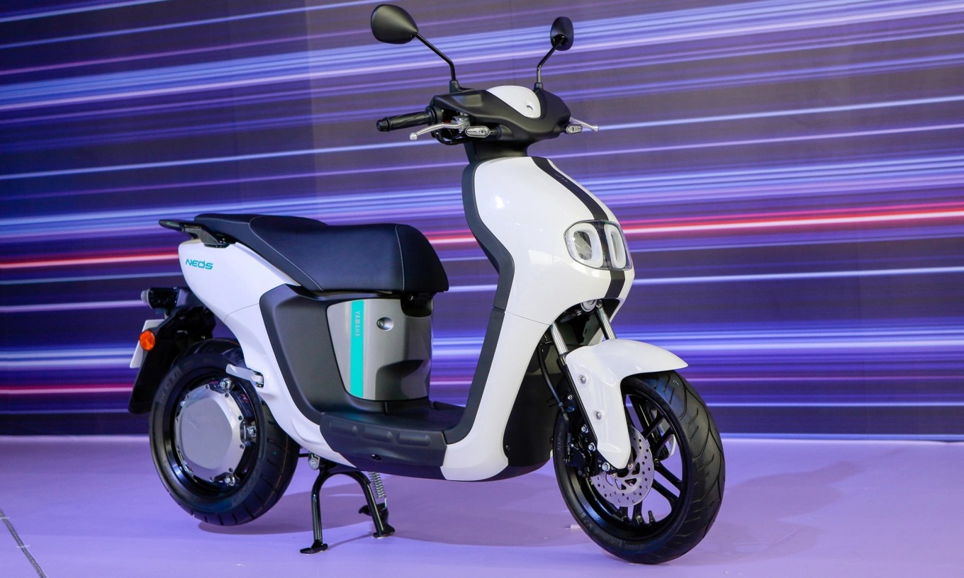 Xe máy điện giảm giá "sập sàn", có mẫu giảm đến 15 triệu đồng - Ảnh 1