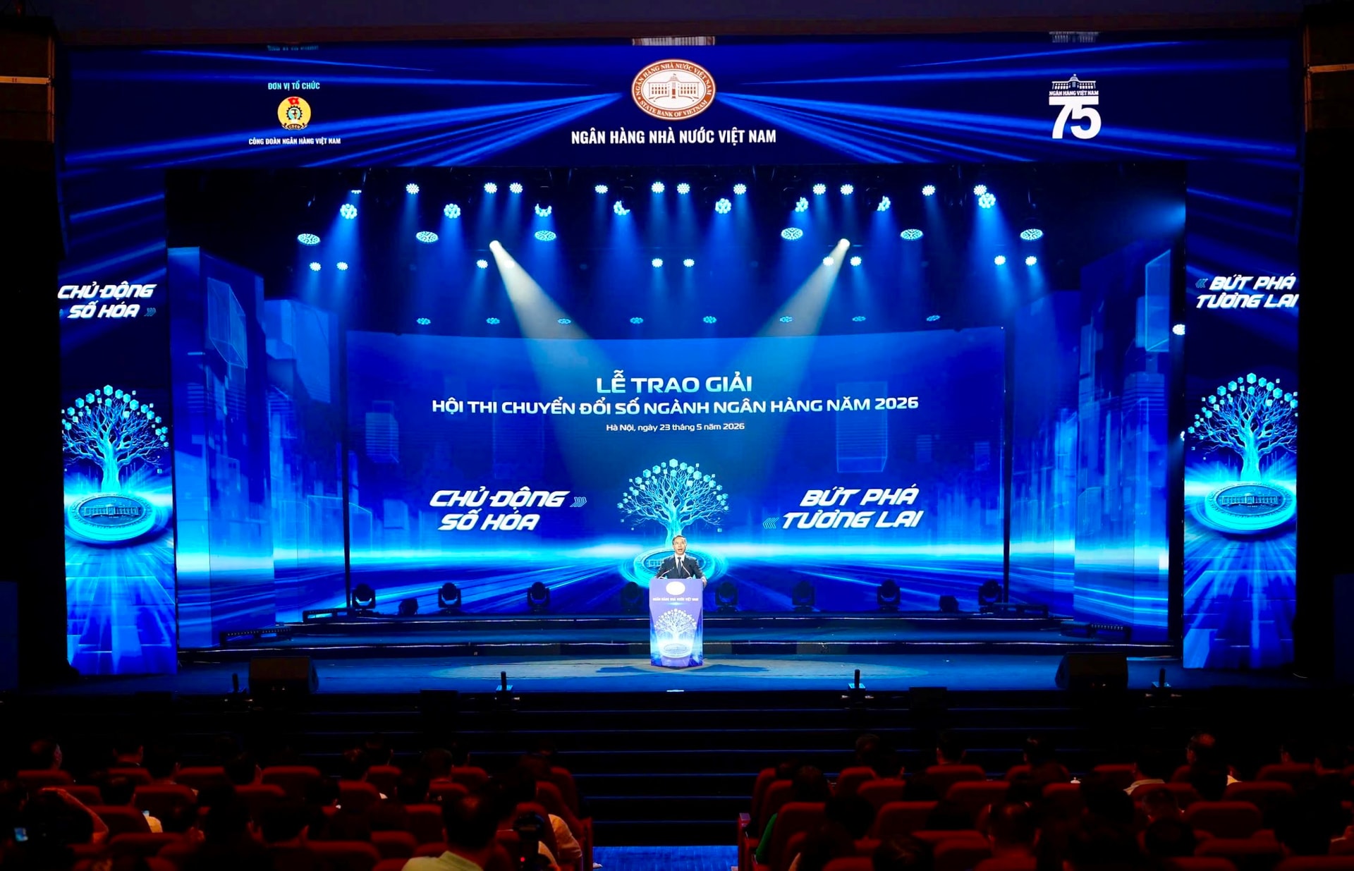 Thống đốc Phạm Đức Ấn: Ngành Ngân hàng đặt mục tiêu giữ vững vị thế tiên phong trong chuyển đổi số quốc gia - Ảnh 2