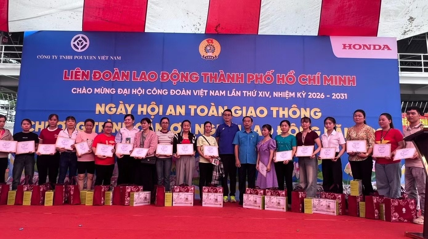 Công ty đông lao động nhất TP HCM tặng 1.300 chỉ vàng cho công nhân - Ảnh 1