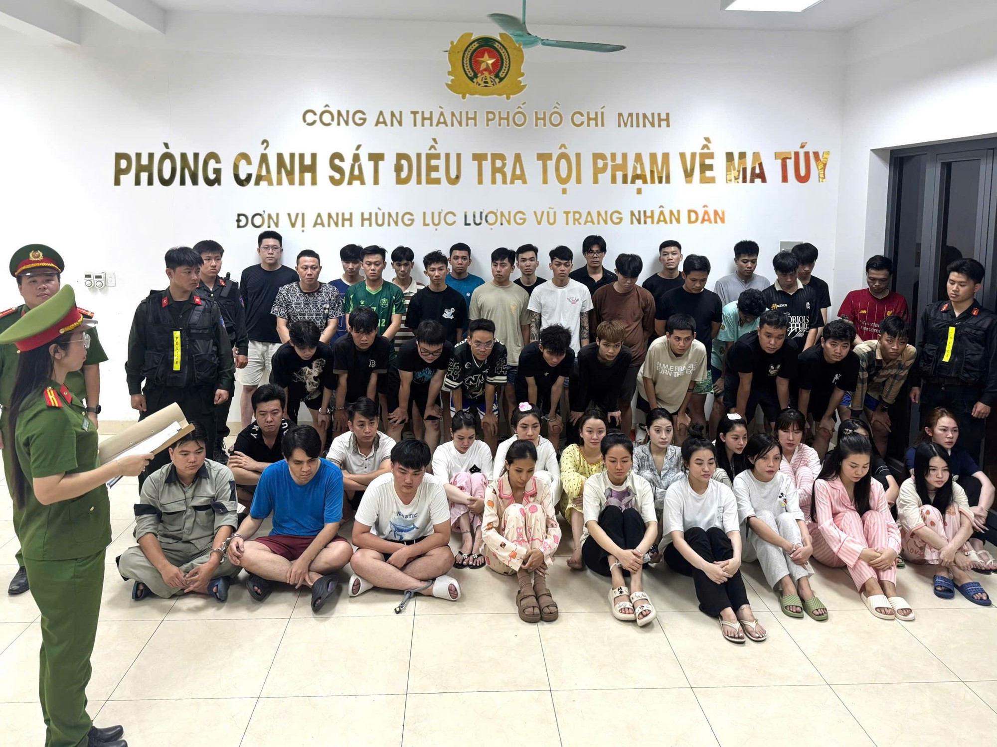 Khởi tố chủ quán bar Revo sau vụ án ma túy: Doanh thu 41 tỷ chỉ khai 6 tỷ, trốn thuế tinh vi thế nào? - Ảnh 2