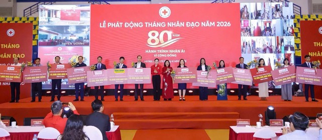 Nam A Bank trao tặng 10 tỉ đồng hưởng ứng Tháng Nhân đạo năm 2026 - Ảnh 1
