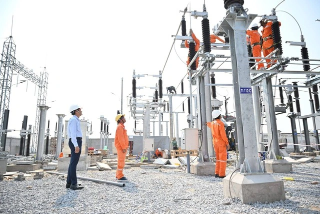 Ngành điện sát cánh cùng người lao động trên các công trường thi công xuyên lễ 30.4 và 1.5 - Ảnh 14