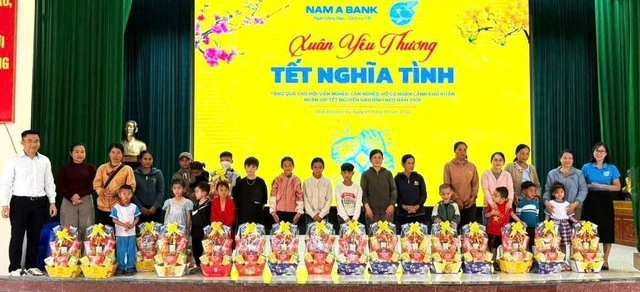 Nam A Bank trao tặng 10 tỉ đồng hưởng ứng Tháng Nhân đạo năm 2026 - Ảnh 2
