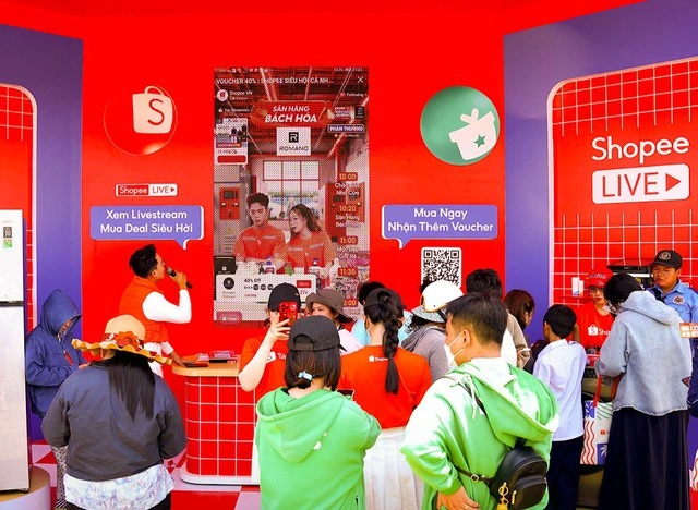 Giám đốc Điều hành Shopee: ‘Tái đầu tư để giữ đà tăng trưởng’ - Ảnh 2