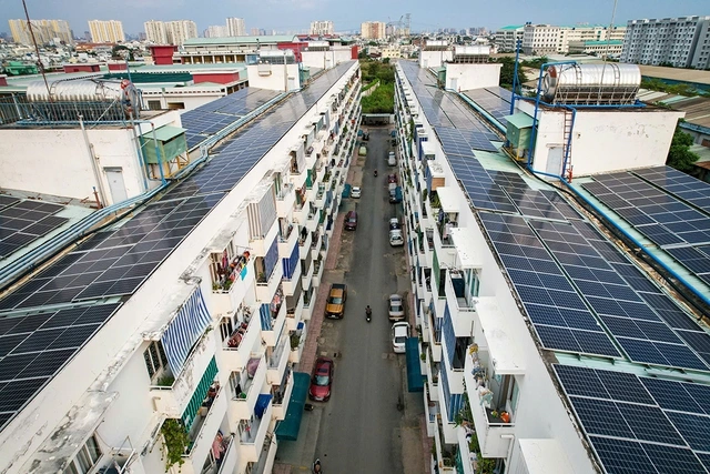 Quyết liệt thắp sáng hàng triệu mái nhà - Ảnh 1