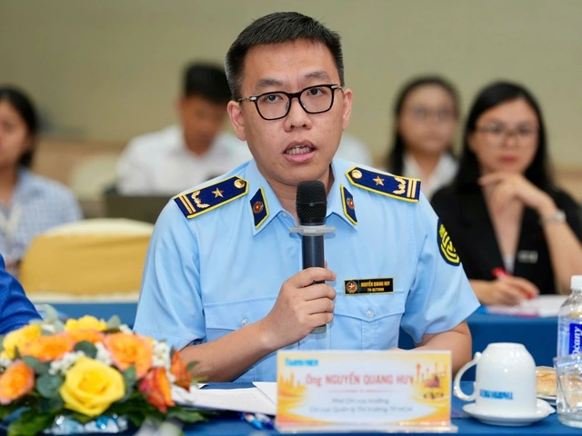 Loạt chợ và trung tâm thương mại vào tầm ngắm chống hàng giả - Ảnh 1