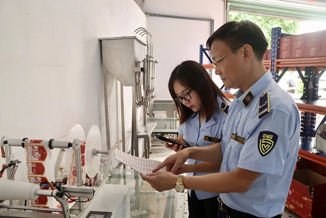 Mạnh tay truy quét hàng nhái, giả - Ảnh 3