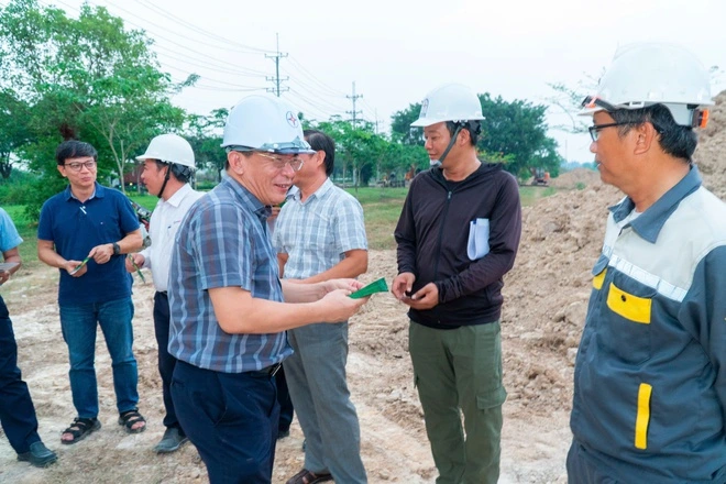 Công trình điện thứ 51 kịp đóng điện lúc 23 giờ 50 phút khuya 30.4 - Ảnh 1