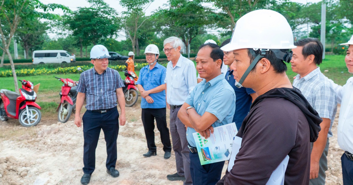 Công trình điện thứ 51 kịp đóng điện lúc 23 giờ 50 phút khuya 30.4