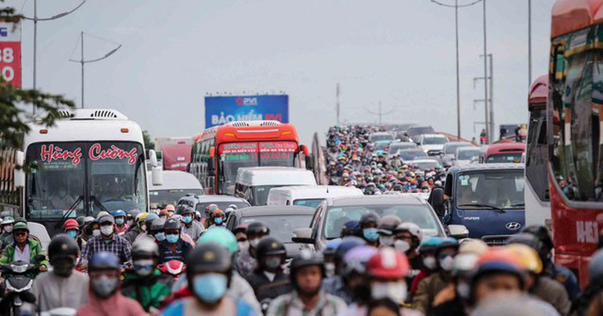 Phó thủ tướng yêu cầu xử lý phản ánh của Báo Thanh Niên về quốc lộ quá tải