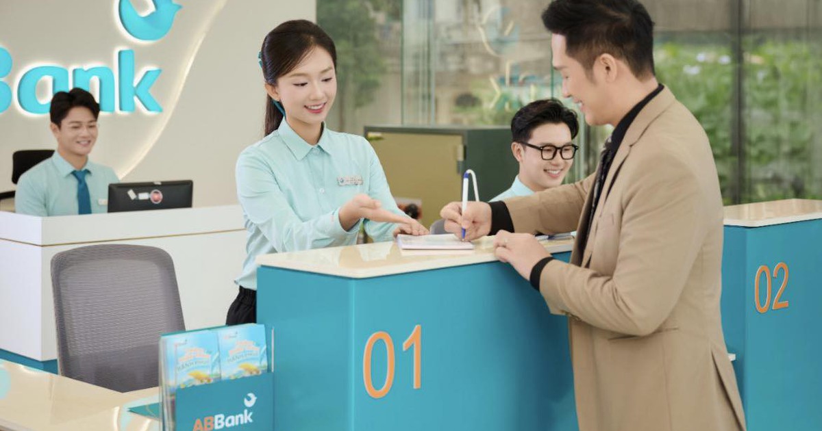 ABBank áp dụng mô hình quầy giao dịch đứng trên toàn quốc