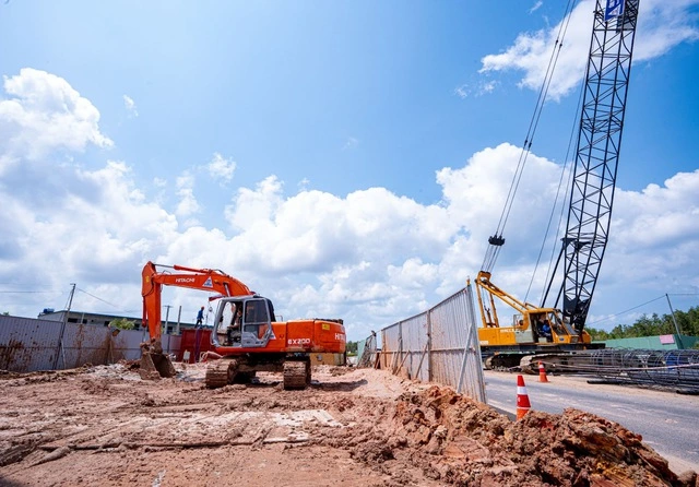 Đại lộ lớn nhất Phú Quốc lo vỡ tiến độ - Ảnh 2