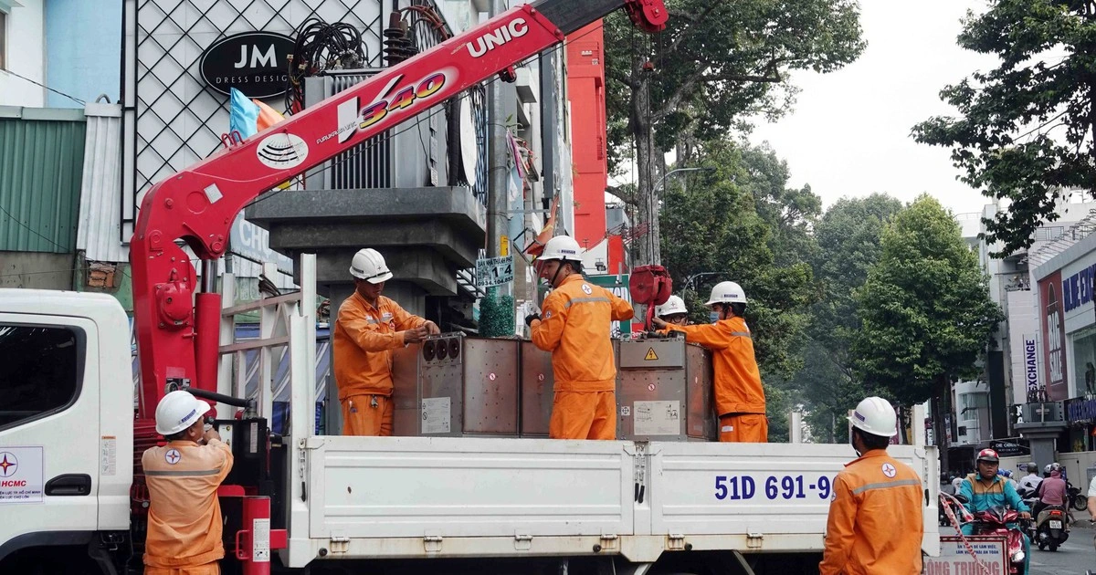 Nắng nóng kéo dài, tiêu thụ điện TP.HCM lập kỷ lục mới