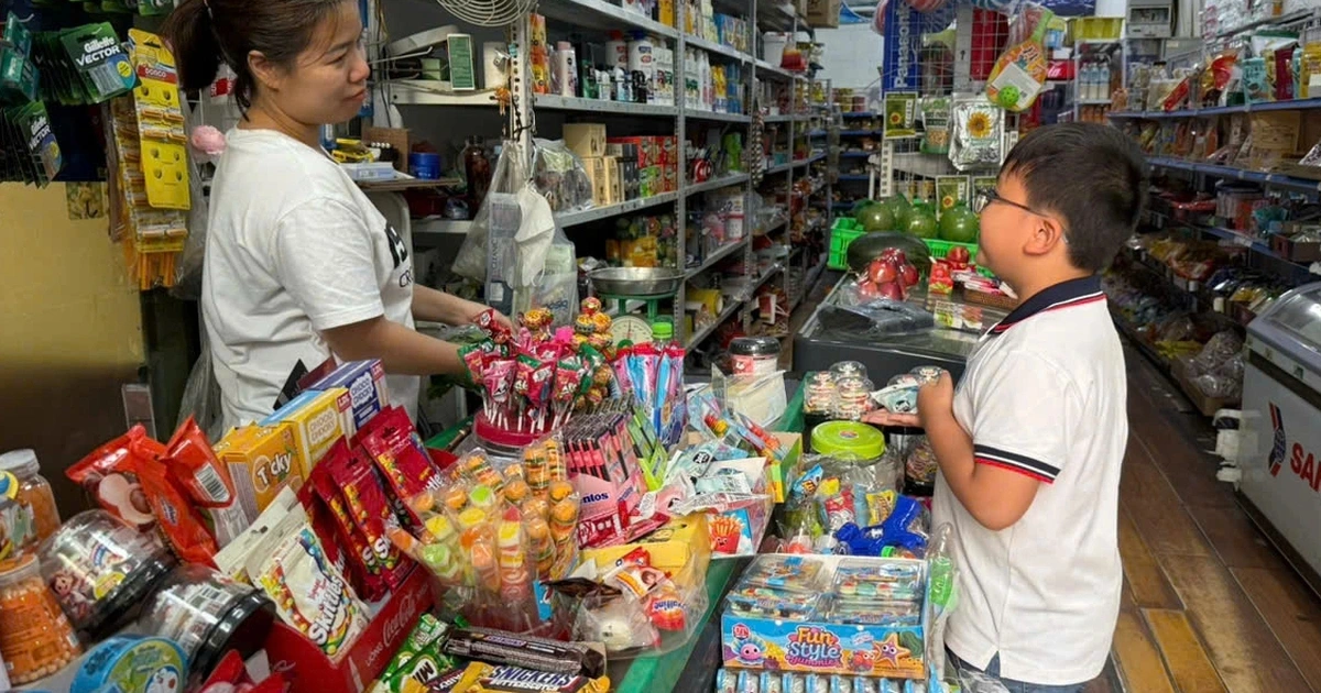 Hộ kinh doanh phải đổi cách tính thuế ngay khi doanh thu vượt 3 tỉ?
