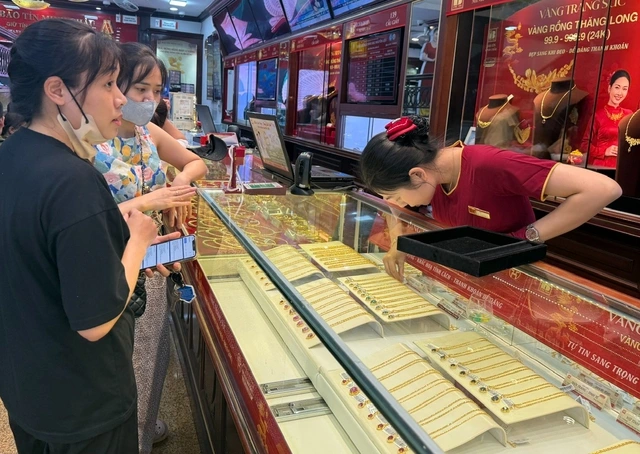 'Chênh lệch giá vàng có thể giảm về 10 triệu/lượng trong 1 - 2 tháng tới' - Ảnh 2