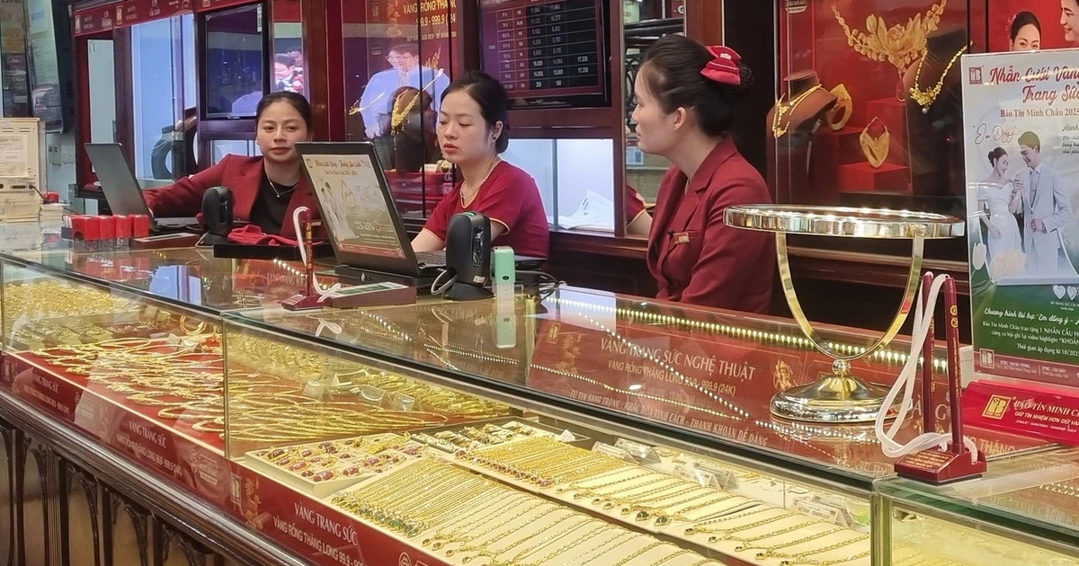 'Yêu cầu doanh nghiệp vàng cung cấp mọi tài khoản của nhân viên là chưa đúng luật'