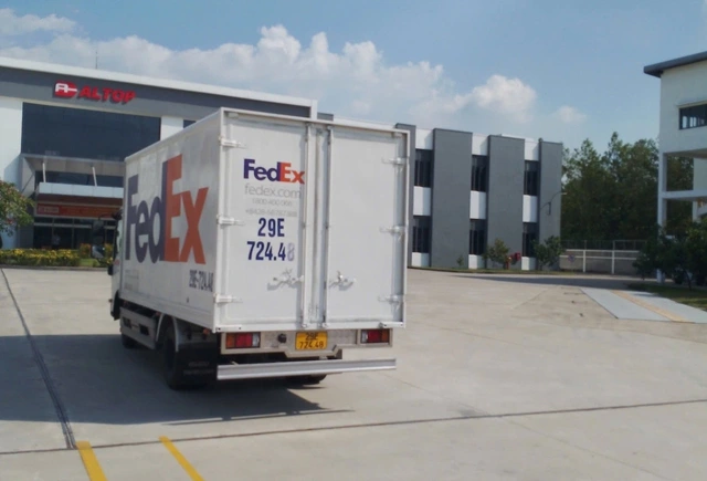 FedEx nói đã cải thiện, khách hàng khẳng định giao hàng chậm chạp - Ảnh 1